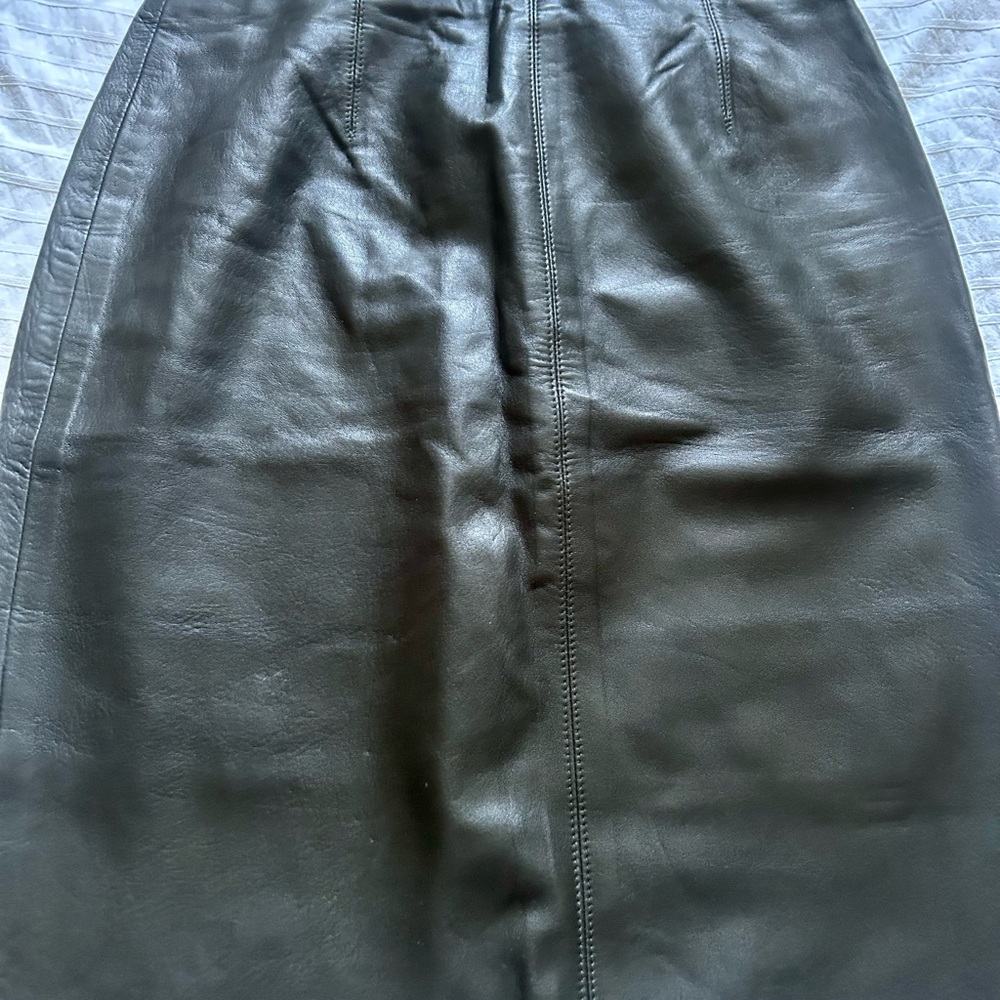Lanna black pencil leather skirt